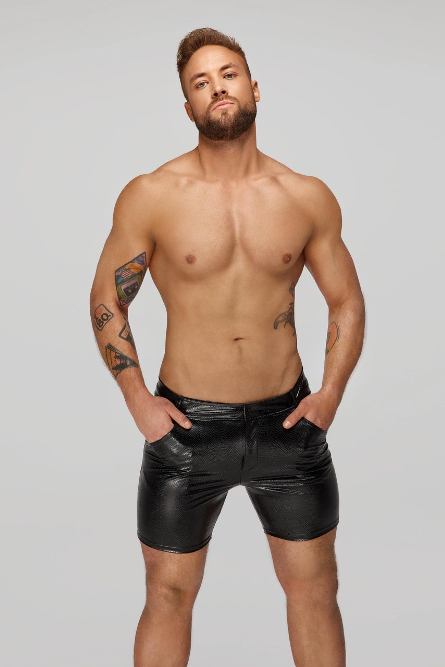 NOIR HANDMADE: Stilvolle Mid-Length Shorts – H068 – Snake Wetlook